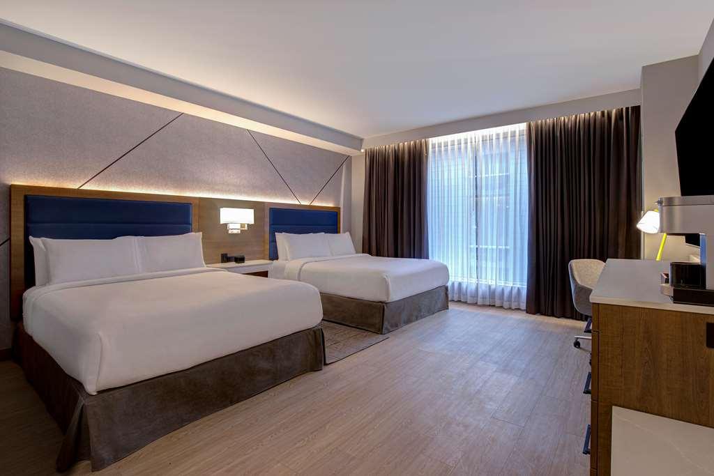 Homewood Suites By Hilton Montreal Downtown Номер фото