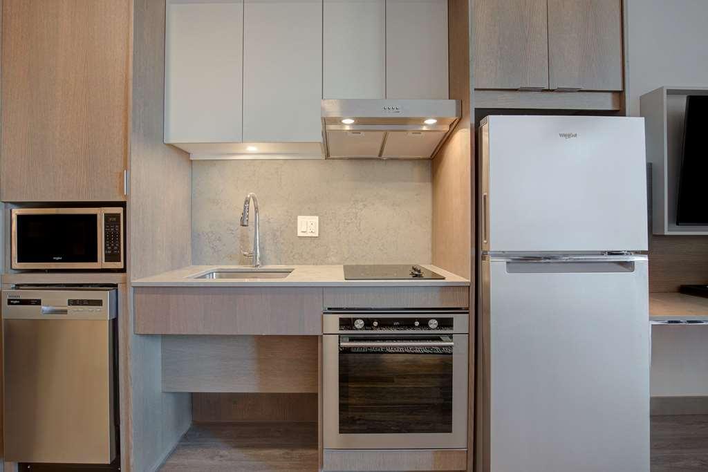 Homewood Suites By Hilton Montreal Downtown Номер фото
