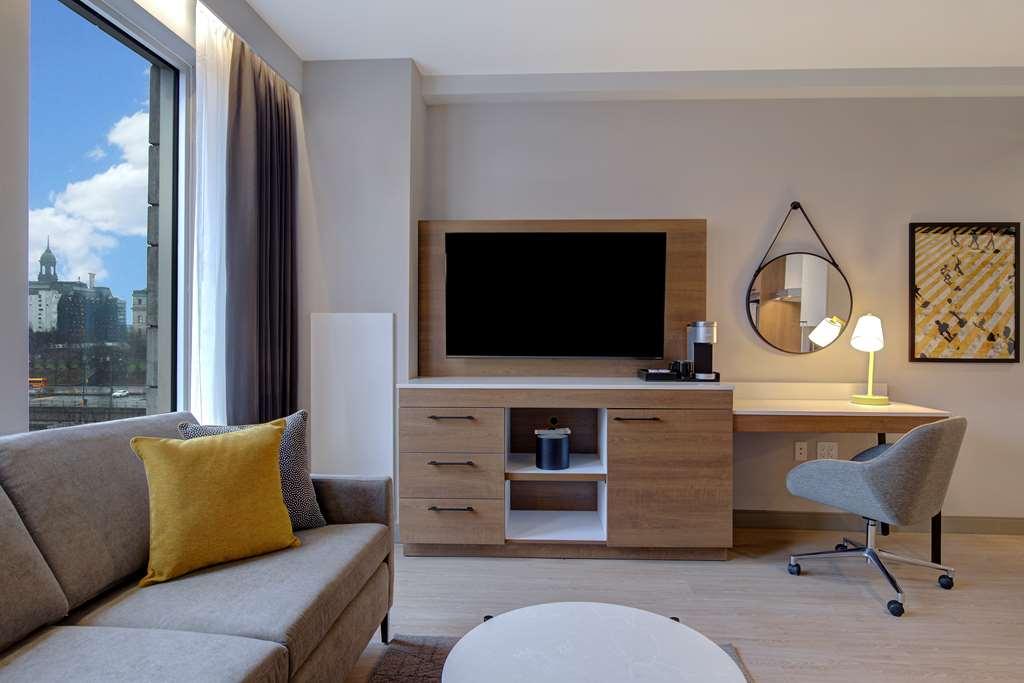 Homewood Suites By Hilton Montreal Downtown Номер фото