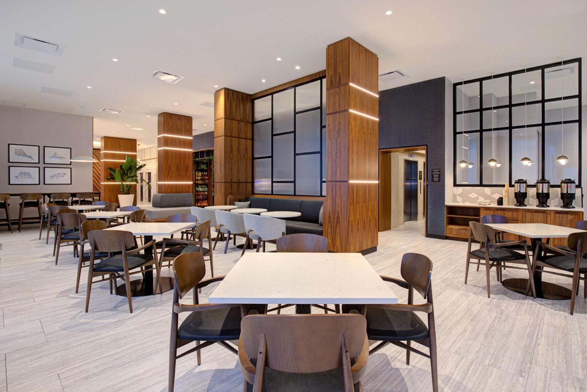 Homewood Suites By Hilton Montreal Downtown Екстер'єр фото