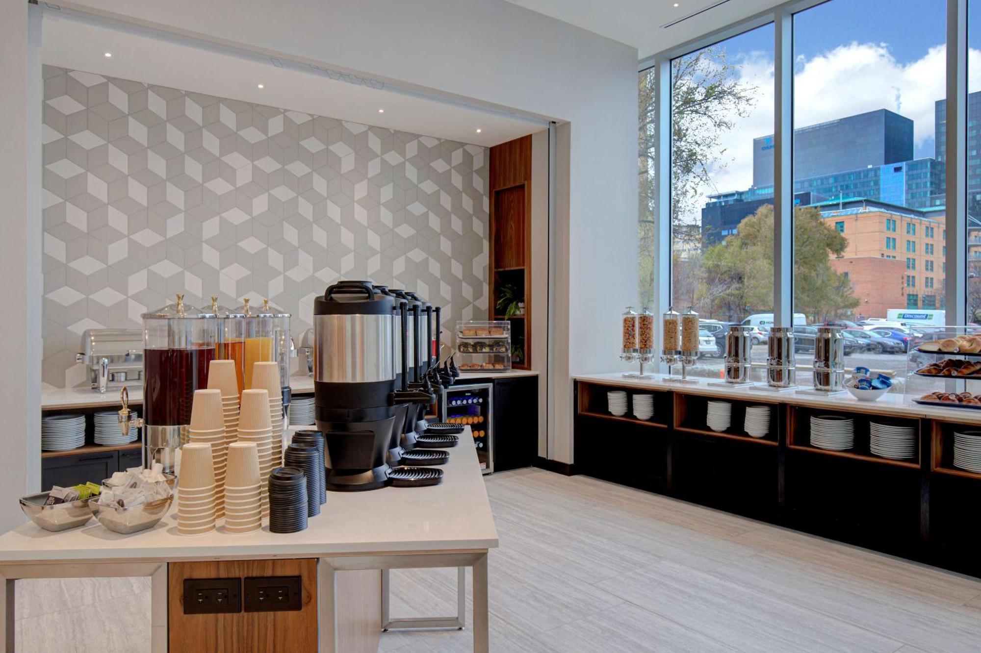 Homewood Suites By Hilton Montreal Downtown Екстер'єр фото