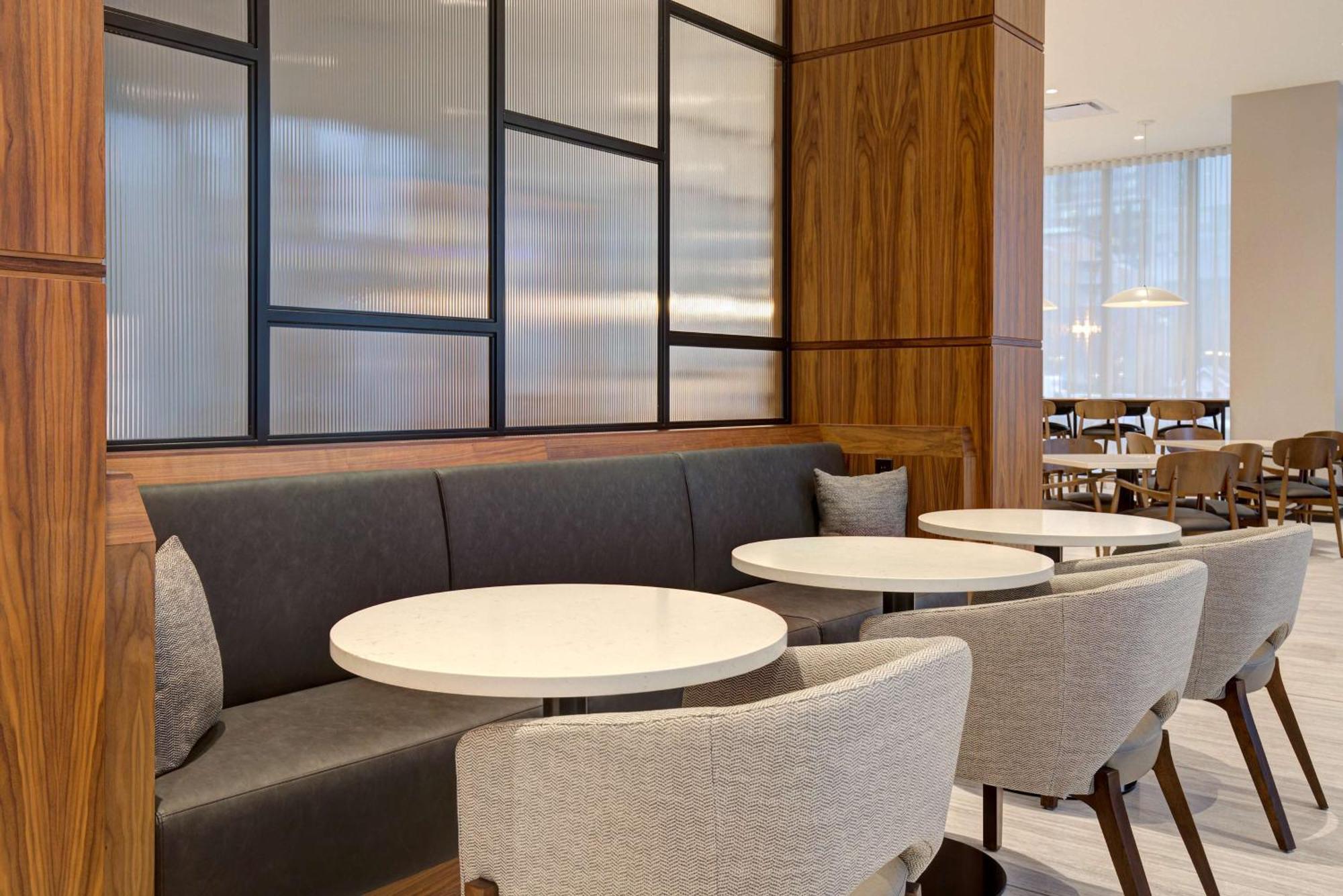 Homewood Suites By Hilton Montreal Downtown Екстер'єр фото