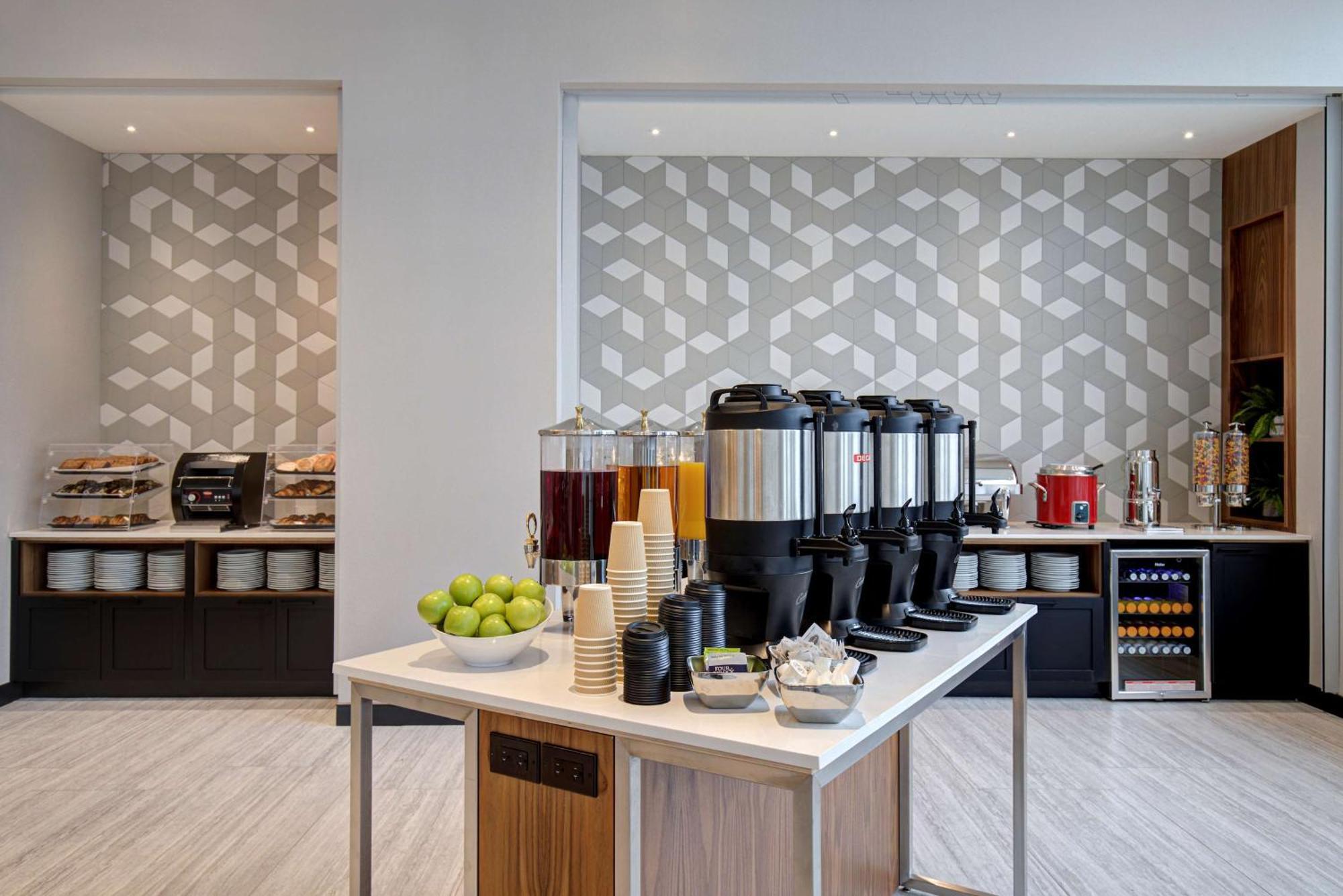 Homewood Suites By Hilton Montreal Downtown Екстер'єр фото